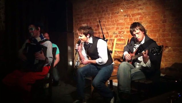 vMetro - «Les Parapluies de Cherbourg» (арт-кафе «Кипяток», 2011)