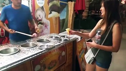 Yabancı Kızın Maraş Dondurmacısıyla İmtihanı