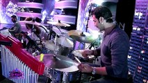 الليلة دي | باسل خياط يشارك الفرقة بالعزف علي الدرمز