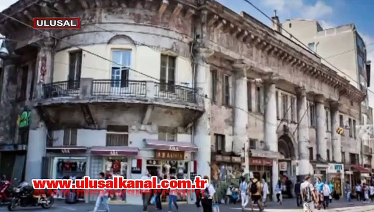 Beyoğlu Kent Savunması üyeleri Narmanlı Han'ın AVM yapılmasına karşı oturma eylemi yaptı