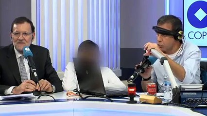 El hijo de Rajoy le mete en apuros