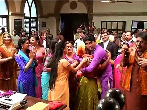 Diya Aur Baati Hum - Sandhya Proves Bhabho Innocent - Episode - 25th December 2015