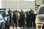 Gran tensión entre Guardia Civil e inmigrantes en Roquetas