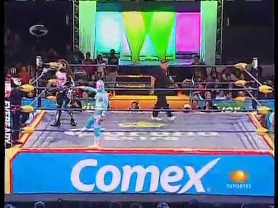 01 Los Mini Vipers vs. Mascarita Divina & Octagoncito