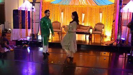 DILLI WALI GIRLFRIEND  FIRST MEHNDI DANCE OF 2015