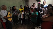 Família que perdeu a casa em Bento Rodrigues comemora Natal