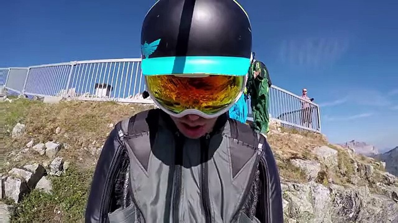 İzlerken Dahi Nefes Kesiyor 2500 Metreden Adrenalin Dolu Wingsuit Atlayışı