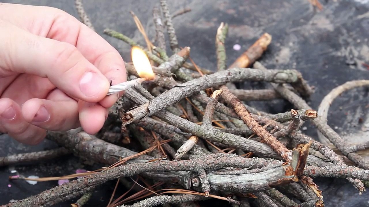 ReLight Birthday Candles as Fire Starter Survival Hack