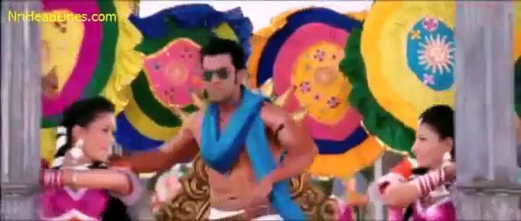 Dreamum Wakeupum hindi song from Aiyyaa movie