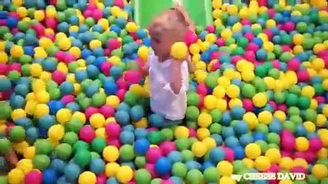 Salle de Jeux Amusants pour les Enfants aire de Jeux Centre pour les Enfants de la Balle de la Fosse
