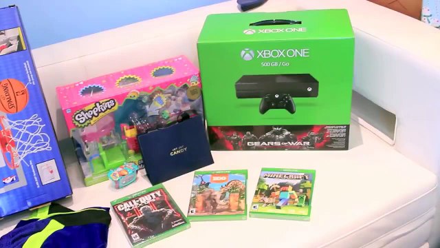 Giving Kids Bad Christmas Presents PRANK!