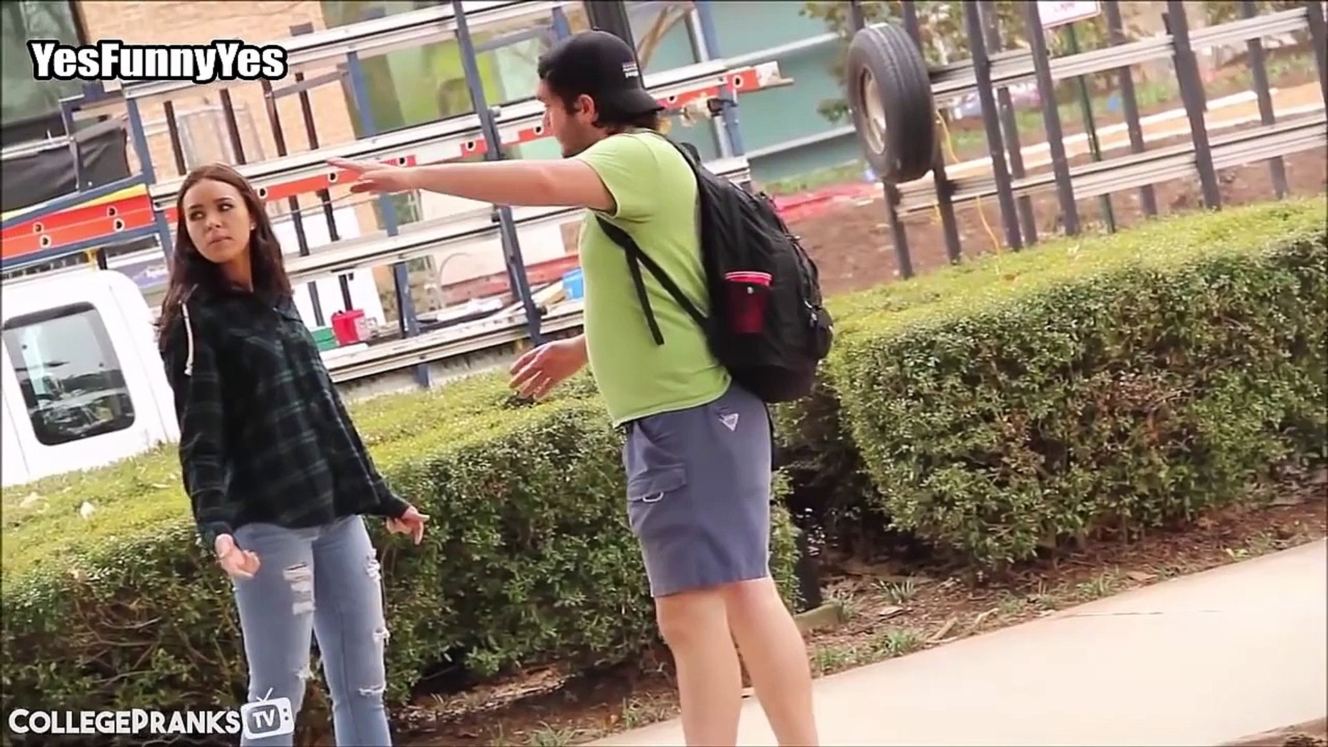 おバカな外国人のちょい怖おもしろドッキリ 笑えるアクシデントハプニング映像 Dailymotion Video