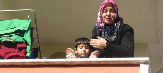 Maltepe'de yangın paniği... Balkonda kurtarılmayı beklediler