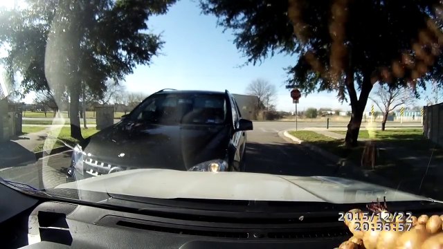 Une conductrice de mauvaise foi - Accident entre un SUV Mercedes et une Subaru