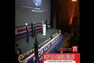 Nuri Pakdil: Ne mutlu müslümanım diyene!