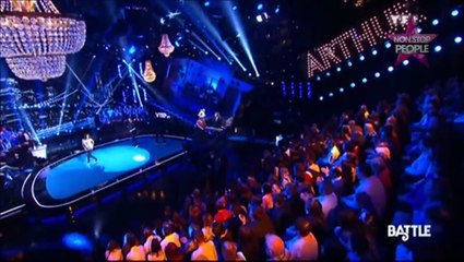 Karine Ferri : Cristina Cordula, Alessandra Sublet, Sandrine Quétier, elle les bat toutes ! (vidéo)