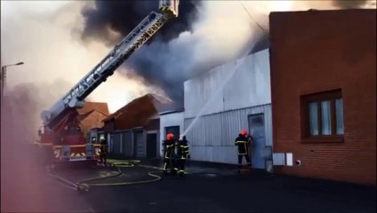 Incendie avion entrepot du magasin id meuble