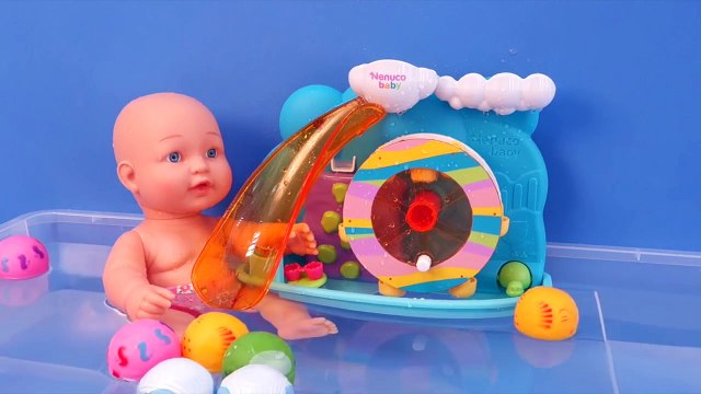 El Bebe en la Piscina Las Aventuras del Bebe