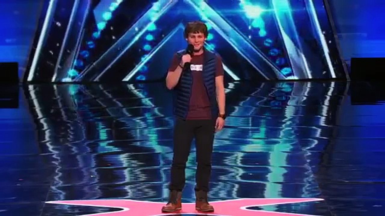 كوميديان رهيب جدا يحصل على الباز الذهبي Got Talent