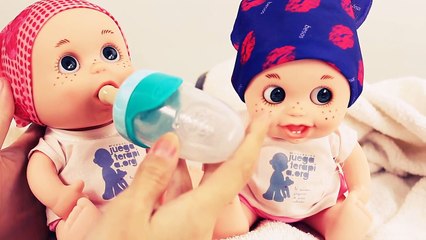 Download Video: Twins Baby Dolls Bathtime How to Bath Babies Bath Time 아기 인형 목욕놀이와 장난감 Toy Videos