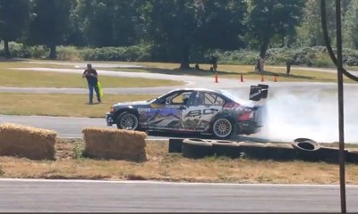 Çılgın driftçi seyircileri coşturuyor HD bmw e46 m3