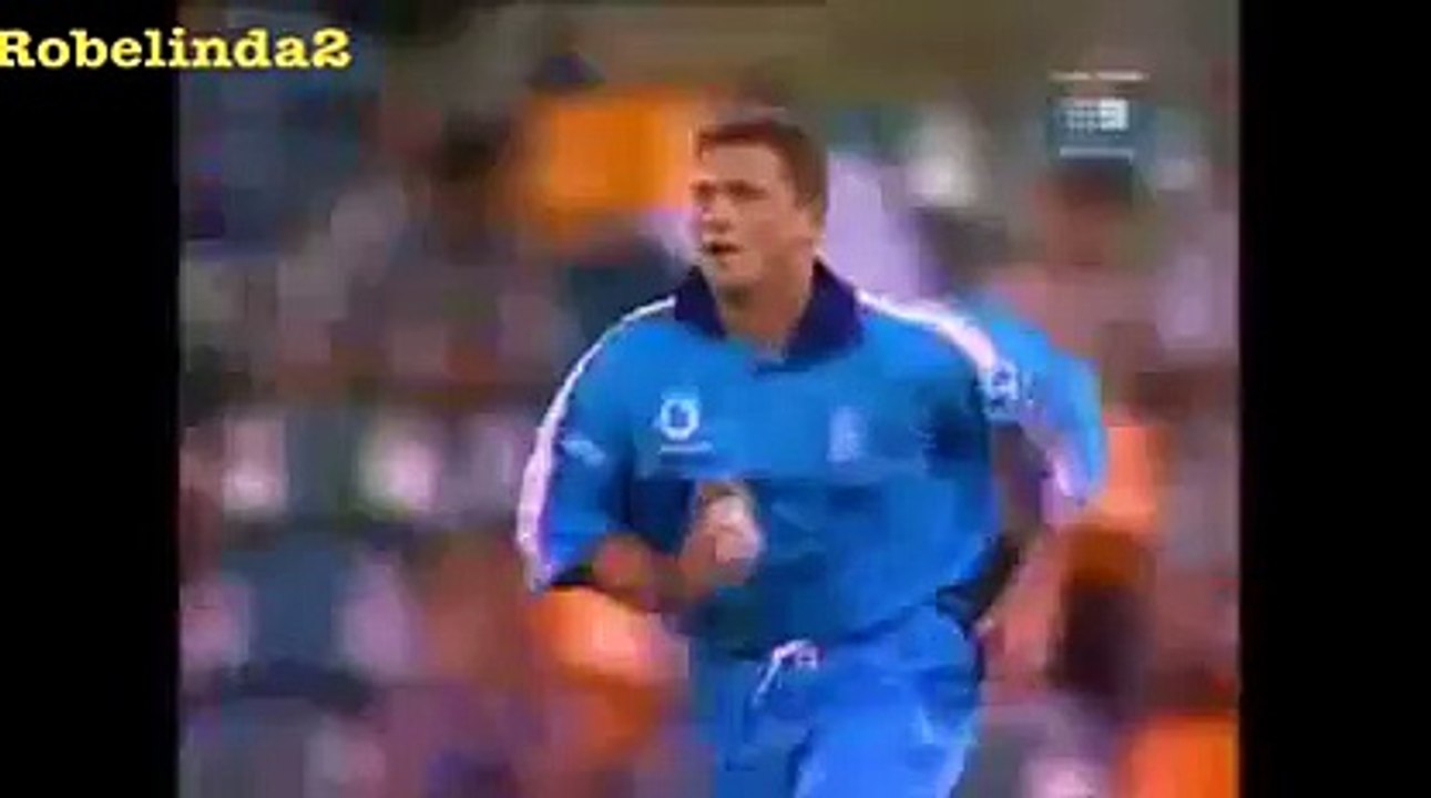 Funniest fielding in cricket, hilarious Mark Alleyne England fail!!!