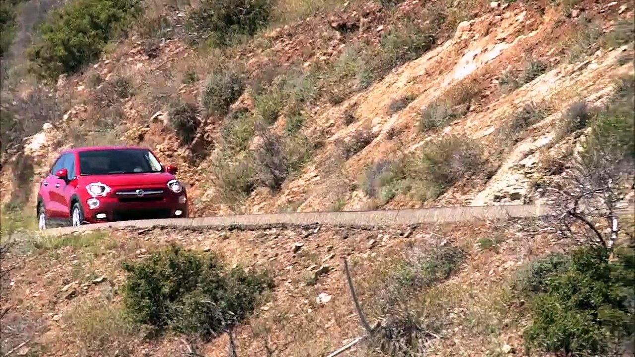 2016 Fiat 500X Lounge drive