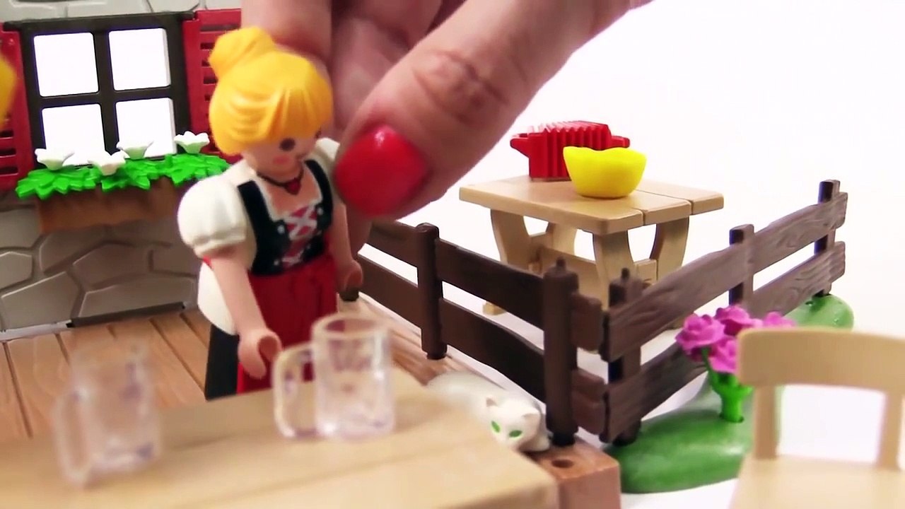 Çizgi Film - Oyuncaklarla oynuyoruz - Köydeki dedesine giden şehirli çocuk