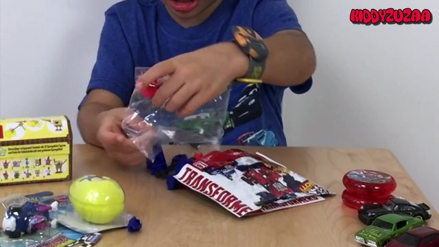 Spiderman vs Venom Surprise Egg - Spiderman and Cars Toys Opening + Kinder Surprise Eggs U