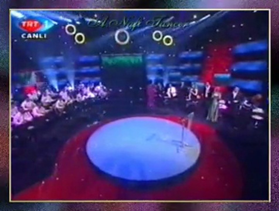 TÜRKÜLERLE SÜPER GECE SOLİSTLERİ-Sular Başından Bulanır (Pınar Başından Bulanır)