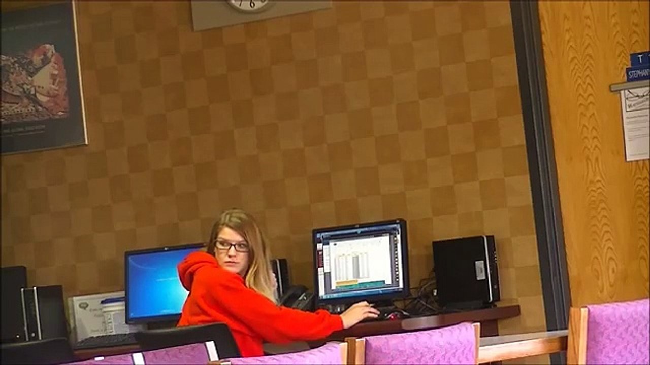 BAD Siri In Public! Funny Pranks - Social Experime