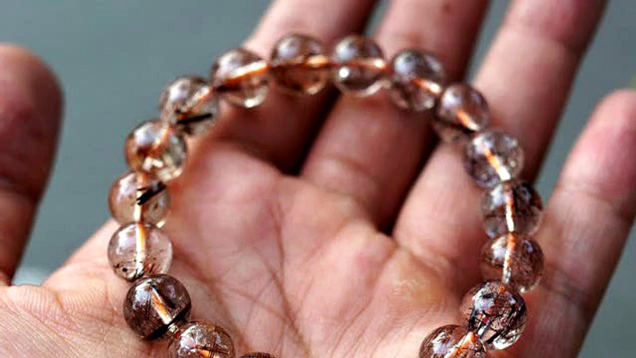 Cách chọn màu vòng tay phong thủy mệnh Thổ