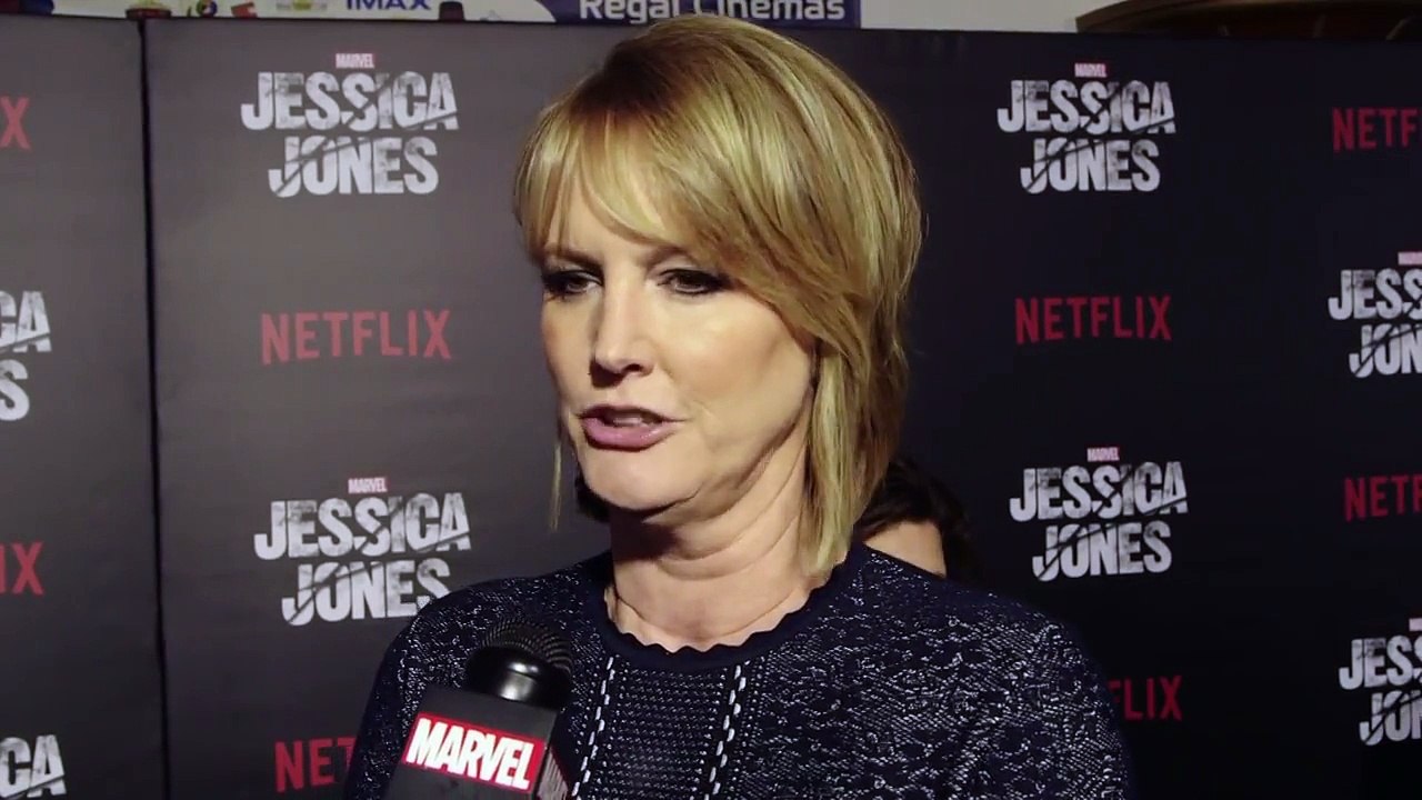Melissa Rosenberg on Female Heroes - Marvels Jessica Jones Red Carpet