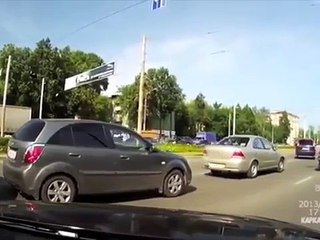 【びっくり映像】バイククラッシュ映像集 vol.10 -Motorcycle Fail and Crashes Compilation