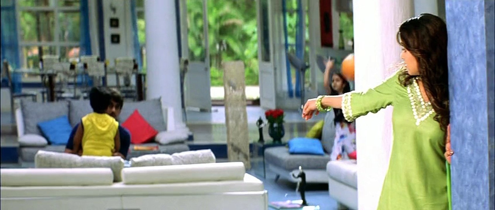 Bommarillu (2006) Telugu super bg music