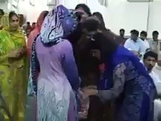 PTI Walon K Sath Boht Bura Howa Video Main Dekhein