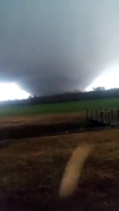 Tornade géante filmée dans le Mississippi le 23 décembre... Du jamais vu!