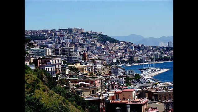 Napoli vista attraverso scatti fotografici.