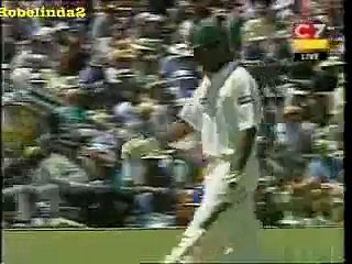 50 year old Dennis Lillee & his son Adam embarrass Pakistan 1999-00