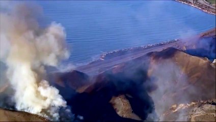Un incendie entraîne la fermeture de la Pacific Coast Highway
