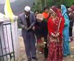 Extremely Funny Indian Wedding Dance video dullah dancing so fanny video