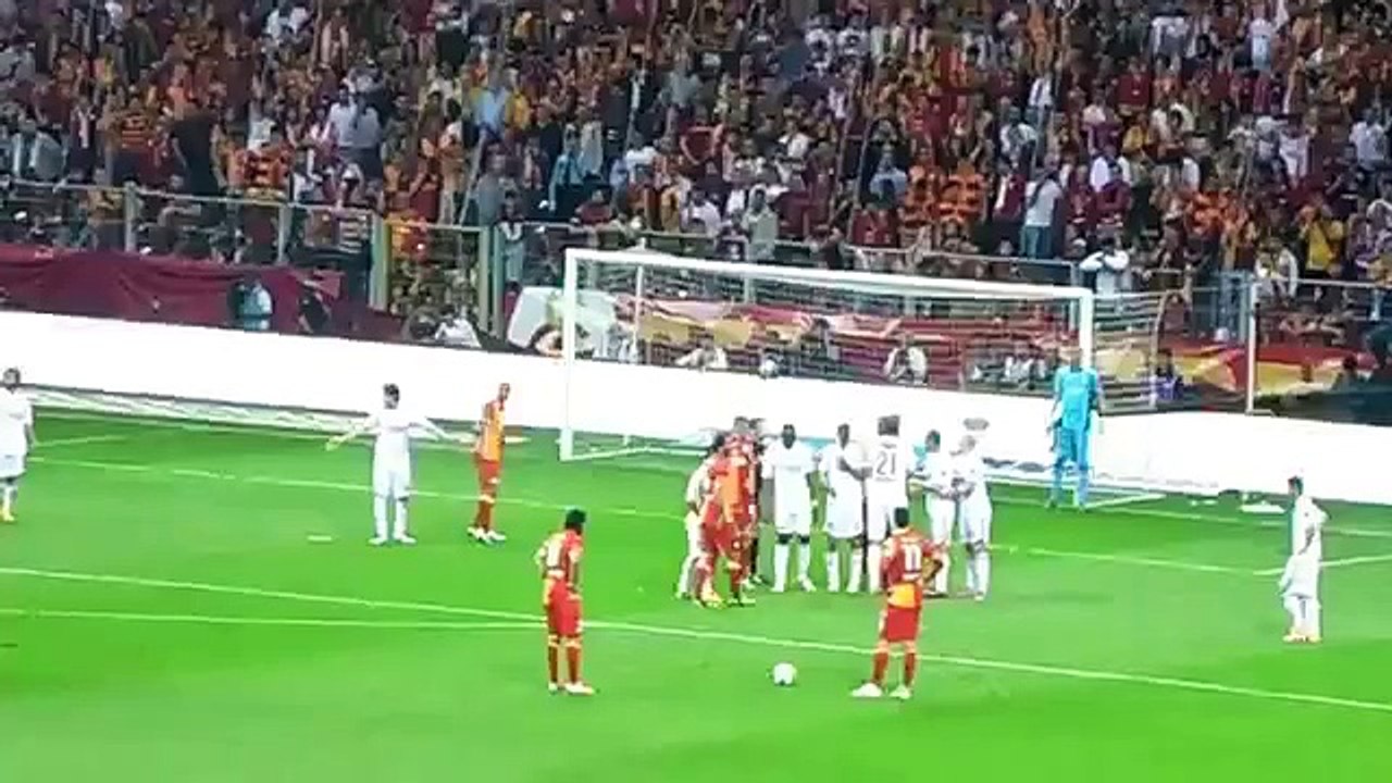 Selçuk İnan'ın Sivasspor'a Attığı Frikik Golü Tribün Çekimi