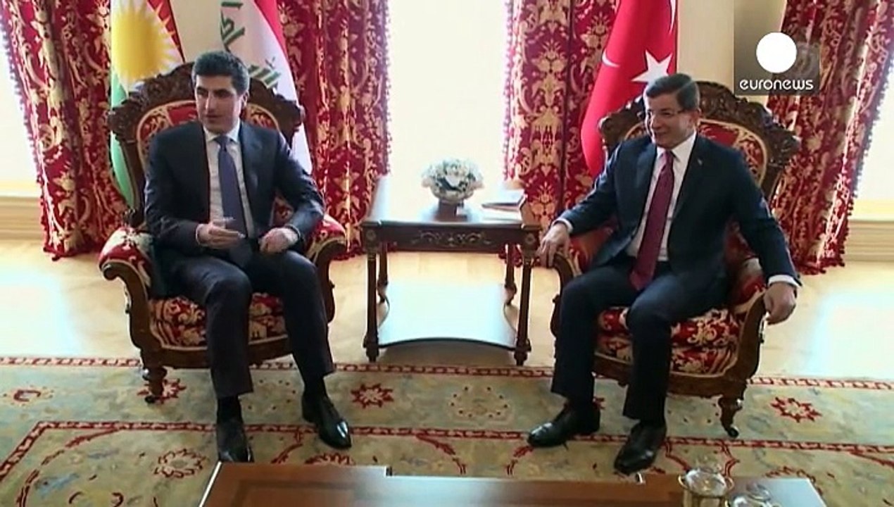 15.000 Kurden demonstrieren in Düsseldorf