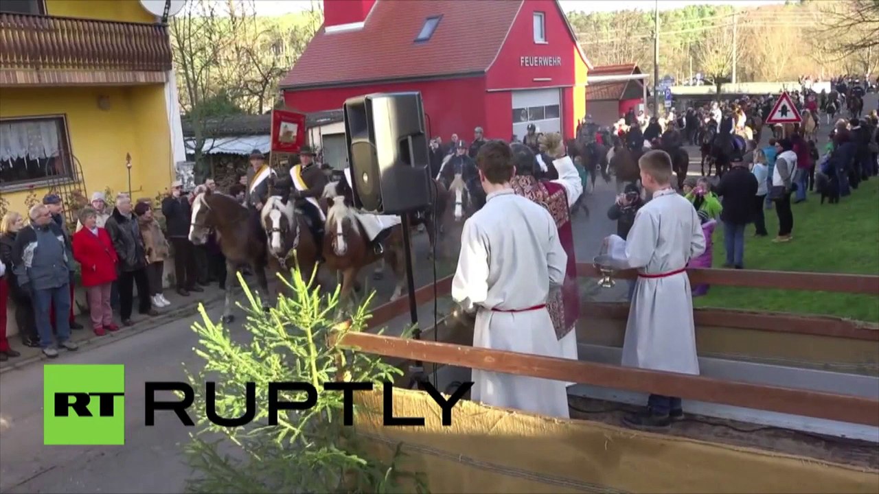 Allemagne : un défilé traditionnel de chevaux pour la Saint-Étienne