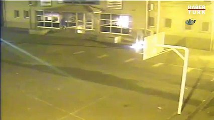 Pkk-Ydgh'li teröristler Dbakır-Bağlar'da Vehbi Koç İlkokulu'nu işte böyle yaktılar