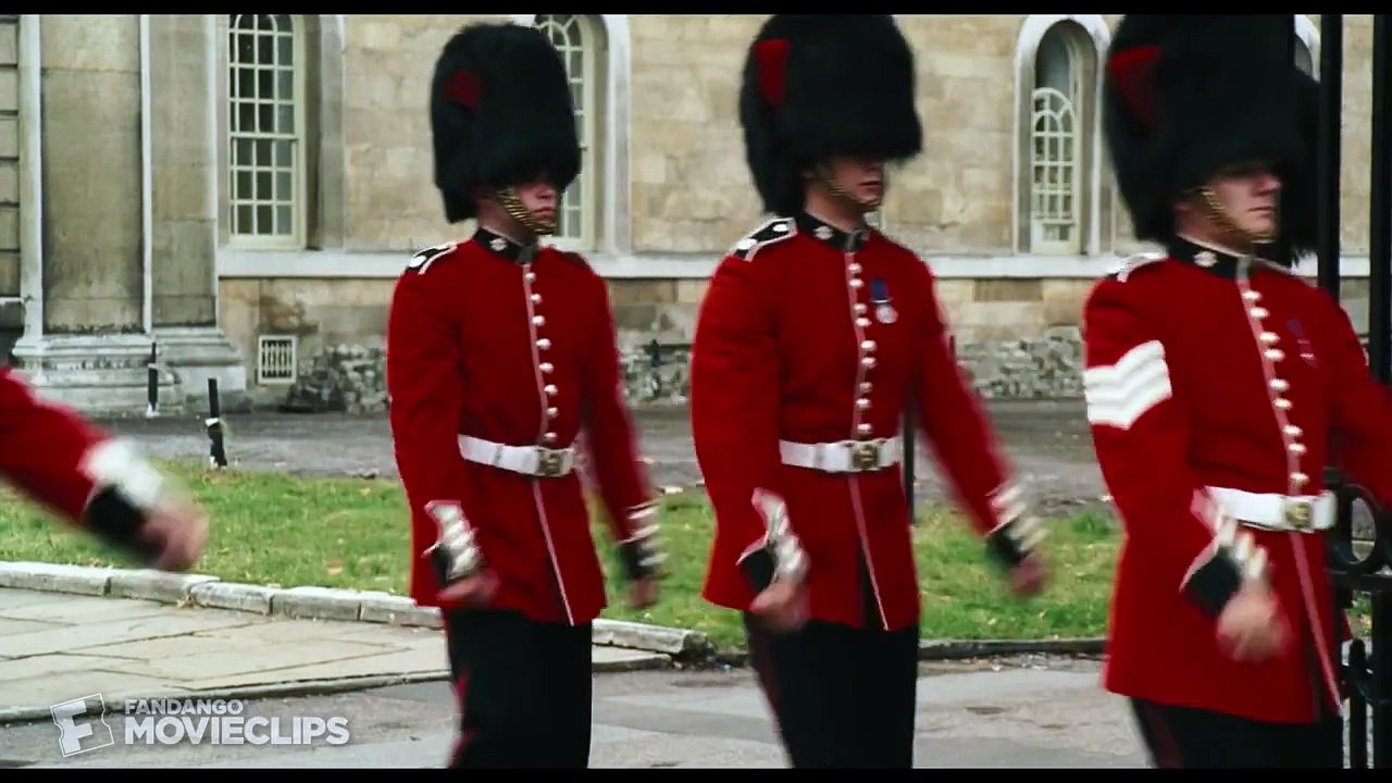 Garfield: A Tail of Two Kitties (1/5) Movie CLIP - The British Are Coming! (2006) HD