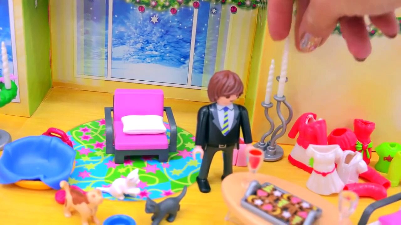 Polly Pocket, Playmobil Holiday Christmas Advent Calendar Day 13 Toy Surprise Opening Vide