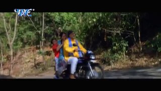 पिछे से छुवता सटता - Bhojpuri Hot Comedy Sence - Saiya Ke Sath Madhaiya Me HD