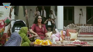 Revolver Rani Movie || Kangana Ranaut Follower Beaten || Kangana Ranaut, Vir Das