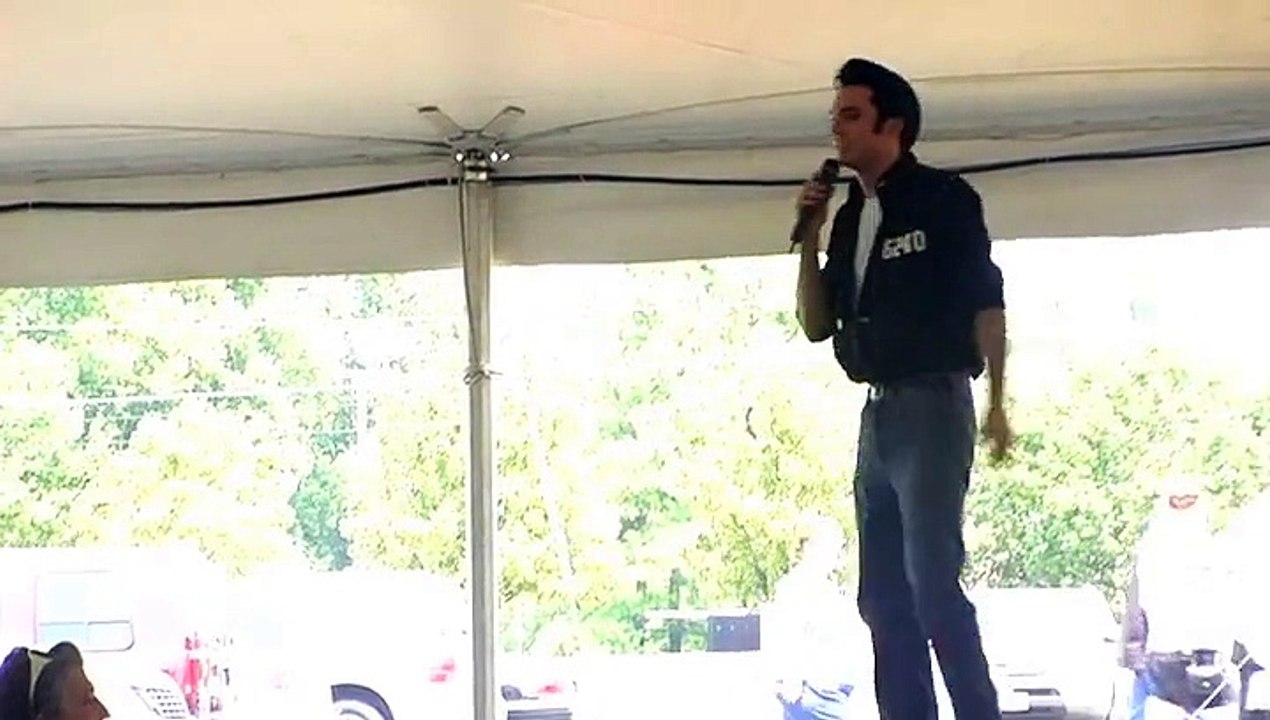 Cody Slaughter sings 'Mean Woman Blues' Elvis Week 2010